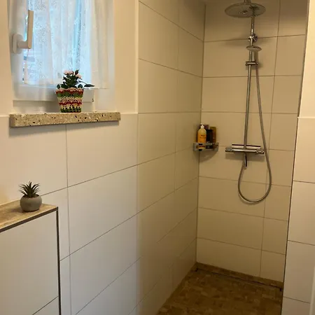 Апартаменты Brauel Am Nordpfad Zevener Geest - Ruhige, Moderne 2 Wohnung, Ladestation, Parkplatz, Wlan, Garten
